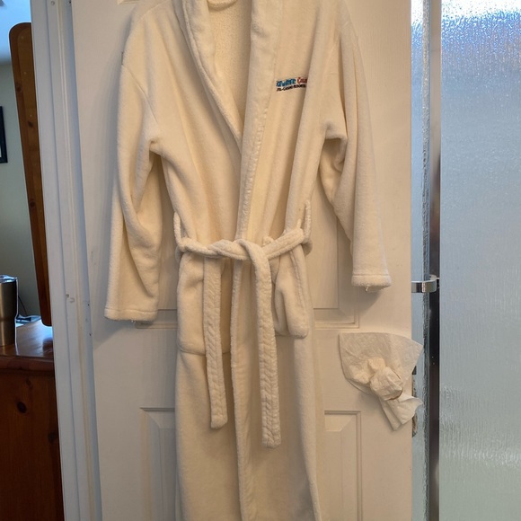 Fluffy White Spa Robe M/L - Picture 6 of 11